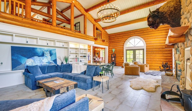Luxury Mountain Log Cabin, Minutes from San Diego!