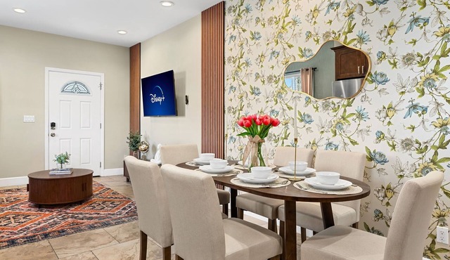 Luxury OC Townhome - Near Disney & Beach -Sleeps 12 - Game Room