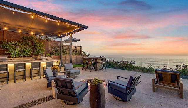 Luxury Oceanfront Home - Walk to Moonlight Beach - Stunning Views in Encinitas