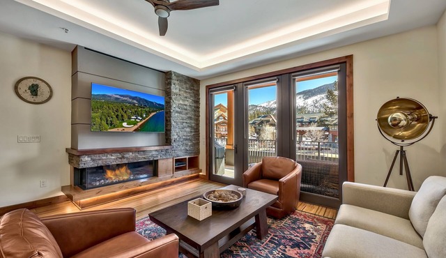 Luxury Three Bedroom Residence steps from Heavenly Village by RedAwning