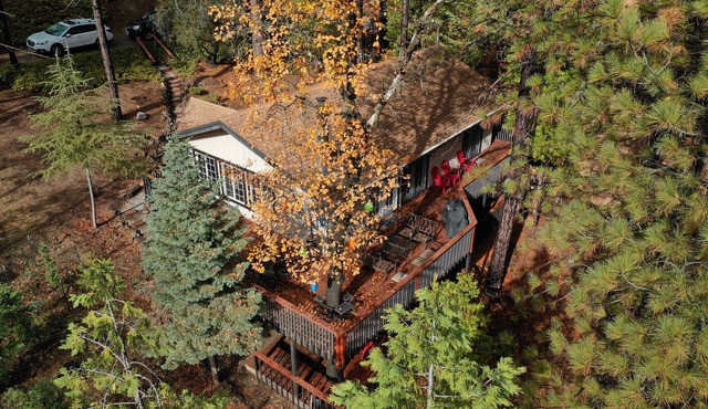 Magnificent Lakefront House Near Yosemite