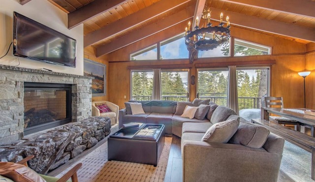 Mahogany by AvantStay | Snowbird Cabin w/Full Chamberlands Access!