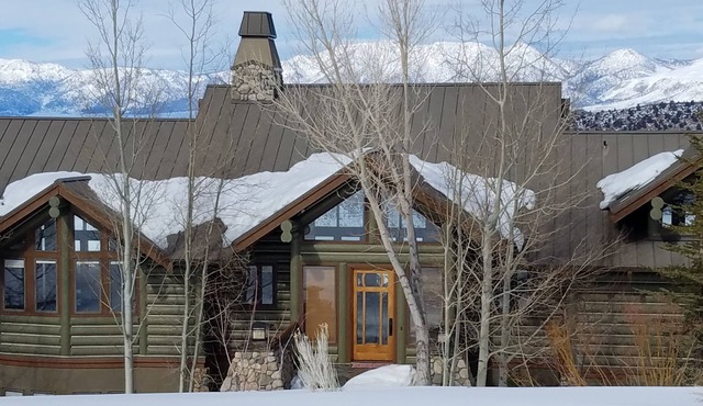 Mammoth Lakes alternative premier housing. Custom Craftsman Home 14miles East