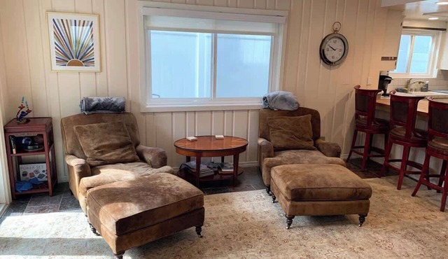 Marbella Lane - 3BR Coastal Charm in Seal Beach