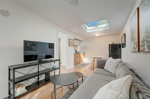 Marbella Lane -Cozy 1BR Studio in Palo Alto DWTN