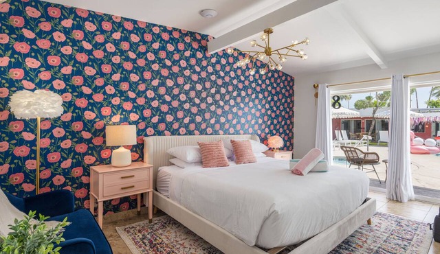 Marilyn Suite · Dog-Friendly Yard, Palm Springs