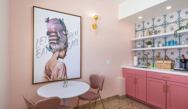 Marilyn Suite · Dog-Friendly Yard, Palm Springs
