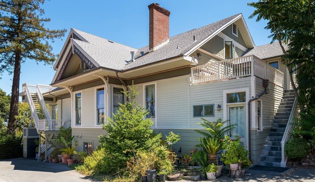 Marin Edwardian Mansion with San Francisco Bay Views 2br