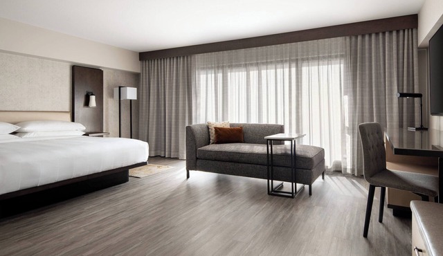 Marriott Riverside at the Convention Center