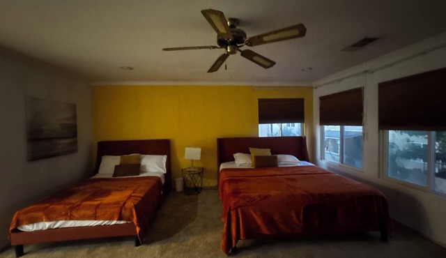 Master Bedroom/ plenty of parking WiFi
