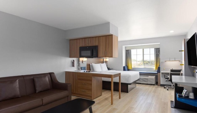 Microtel Inn & Suites by Wyndham Tracy