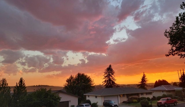 Mid-century Modern Home on the Hill - Stunning Sunsets in Colfax