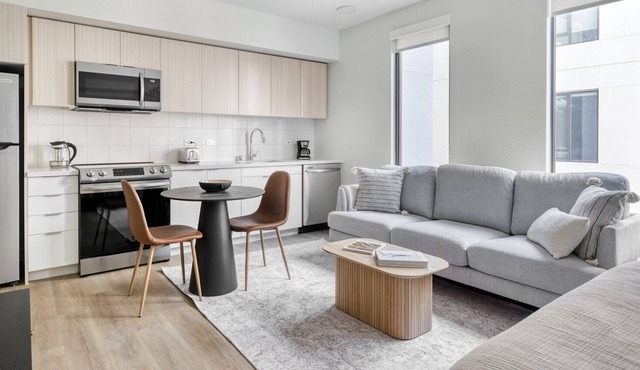 Mod Berkeley Studio w/ W/D & Coworking, walkable to BART, by Blueground in Berkeley