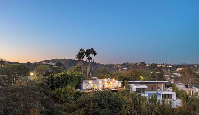 Modern Beverly Hills Estate 180° Jetliner Views