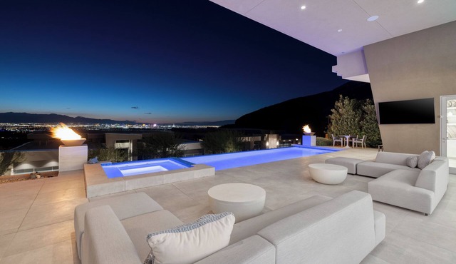 Modern Elite Home 5M Macdonald Highland Pool