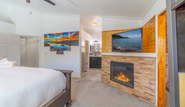 Modern Getaway for 11- Hot Tub Games Gym