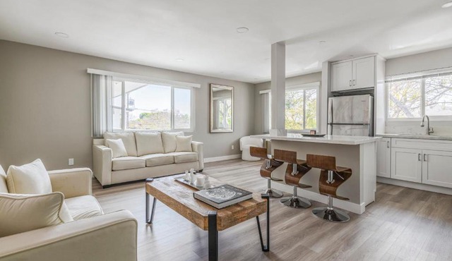 Modern Luxury Apartment WeHo Boys Town