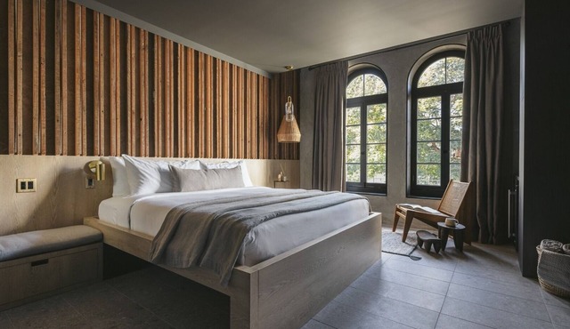 Modern Premium Room, Overlooking State Street!