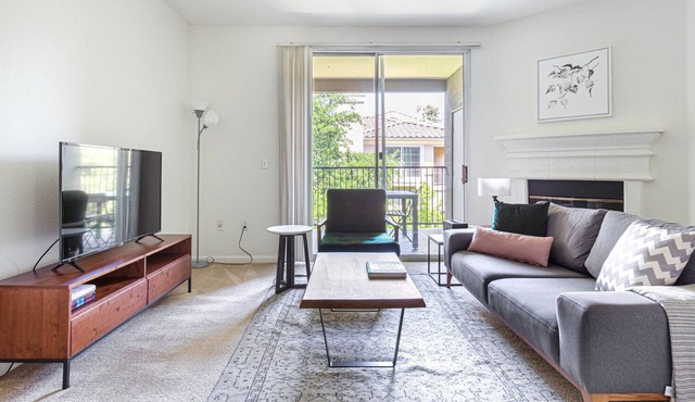 Modern San Jose 2BR w/ W/D, Pool, Gym, BBQ, near freeways, by Blueground in South Bay