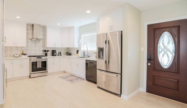 Modern Serenity Space BBQ with High-Speed Internet, Workspace, & Cool AC