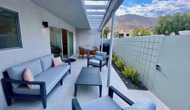 Modern Treat: Stunning Remodeled Townhome