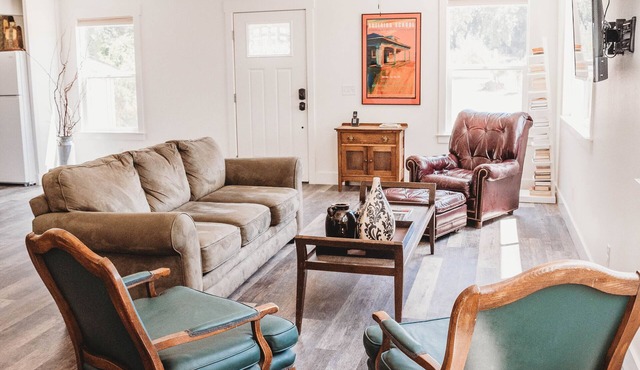 'Moe's Cabin' in the heart of Adelaida wine country and epic star gazing