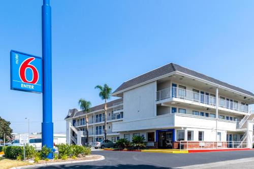 Motel 6-Anaheim, CA - Fullerton East