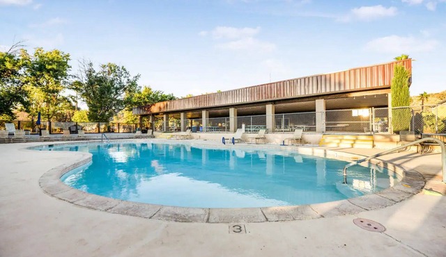 Motel Room 10 Unwind in Nature: Comfortable Rooms Amidst Anza-Borrego Desert