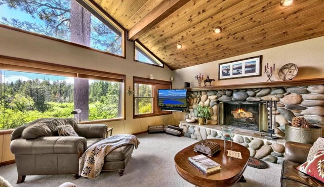 Mountain Meadow Cabin | XL Deck, Heavenly, Views!