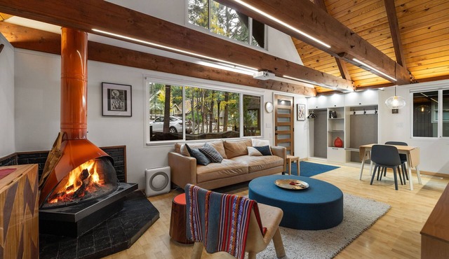 Mountain Modern Tahoe A-Frame in Incline Village 2be/1ba with Firepit and Sheds
