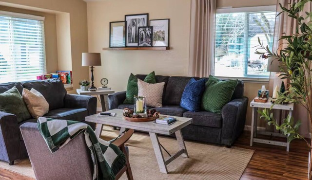 Mountain Retreat 4 Miles to Park Entrance Walk to Dining