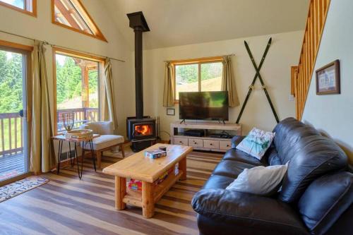 Mountain View Cabin, Hot Tub at White Pass Resort, Mt Rainier in Packwood