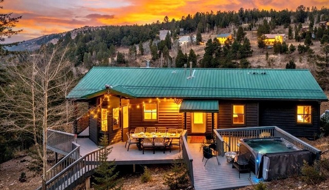 Mountain View Retreat - Game Room + 2 Living Areas in Black Hawk