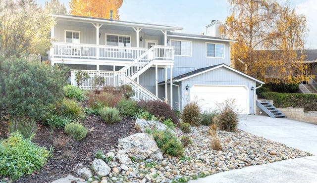 Mulberry Dreams+Stocked Kitchen+Backyard+Wineries
