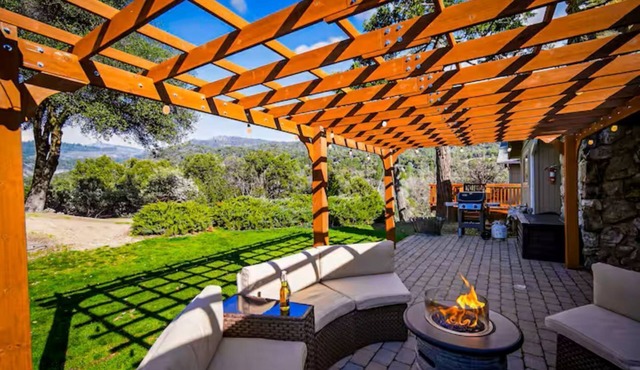 Multi-Gen Family Retreat: 2 Homes, 2 Hot Tubs, Bass Lake & Yosemite