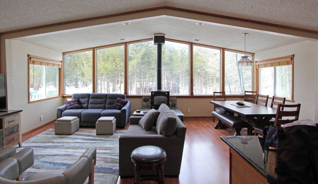 Nature's Gem - Nicely updated home | COH1261