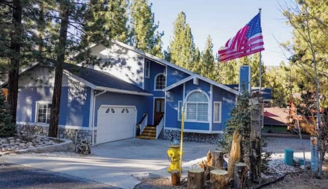 Near Lake with Hot tubs, Game Room & 06Cars Park Space