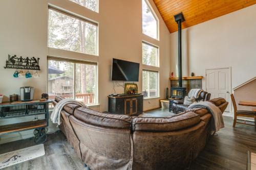 Neighborhood Beach Access! Soda Springs Getaway