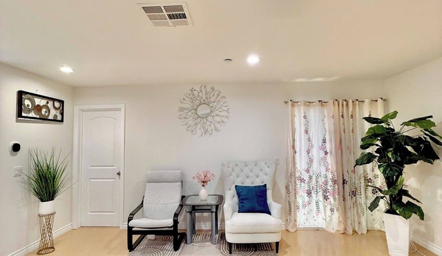 New 20% off Lovely House 1BR 1BA 15 mins to DTLA