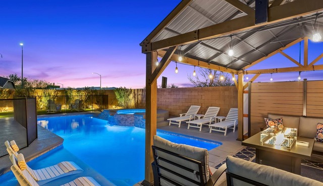 NEW-5BDRM-All KING BEDS-Heated Pool-Vegas Theme