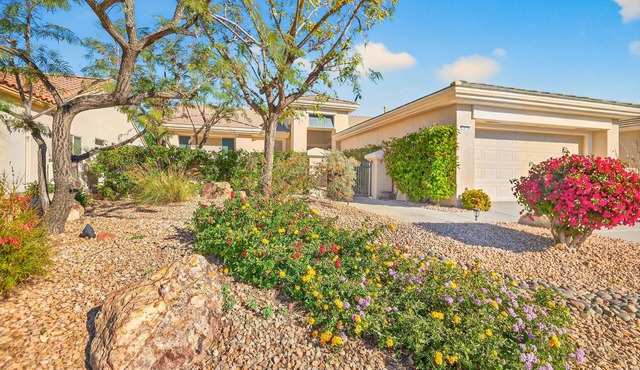 NEW! Beautiful, Sun City 2bd 2ba 1624sf home, amenities, golf cart & clubs 55+