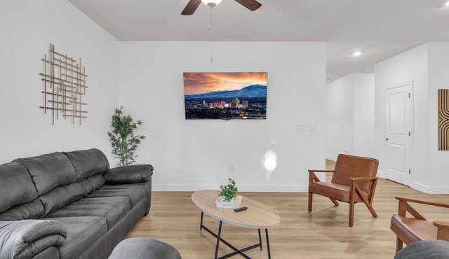 New House Furniture 5TV-20 Min to USA Pkwy/Sleeps13