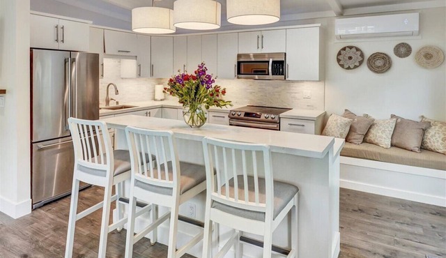 New in 2023 - Luxury Cottage Near Downtown Mill Valley with Private Courtyard