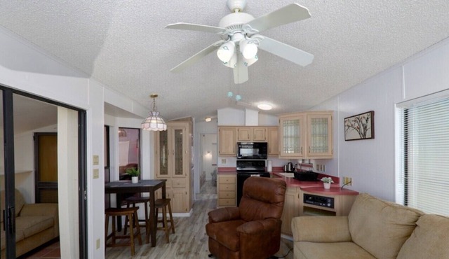 NEW! Lake Havasu Cabin Mtn&Lake Views, Free Boat Launch. Pool&hot tub free beach