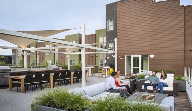 New Listing! Studio! Steps to Downtown Walnut Creek | Rooftop Pool