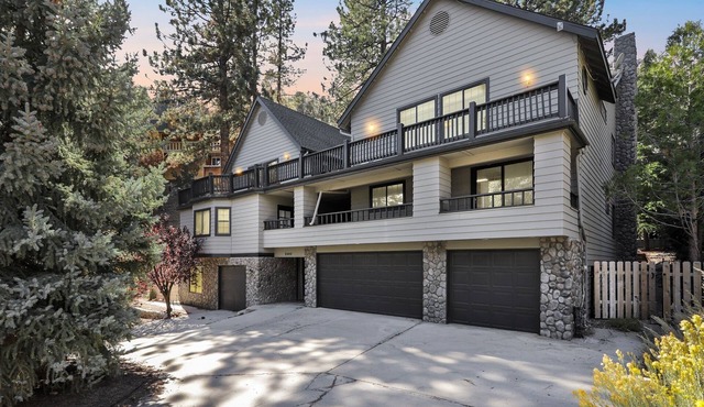 NEW! Spacious Mountain Getaway Game Room & Gazebo