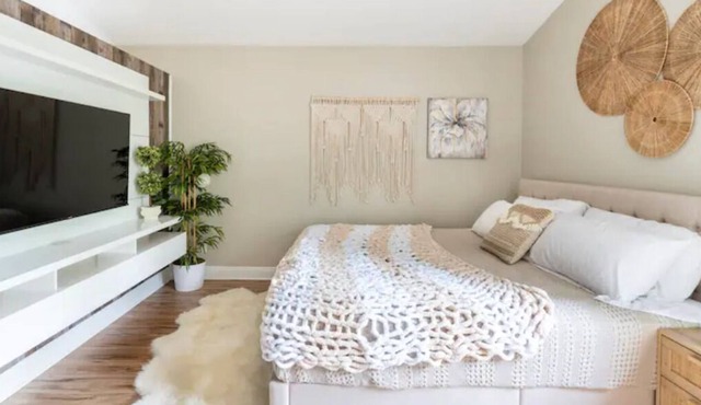 Newly Remodeled COZY home in Fresno's most desirable locations.
