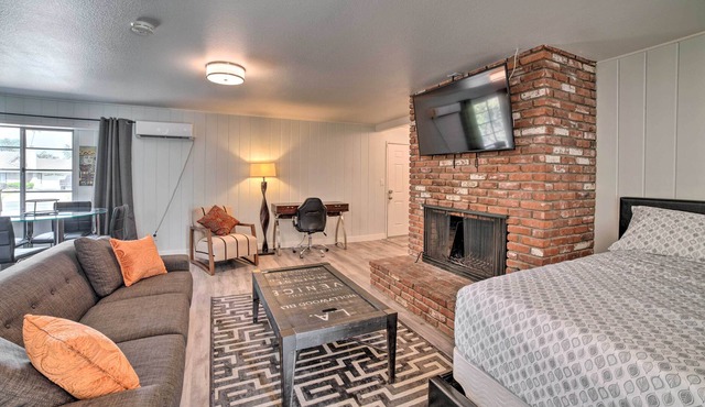 Newly Renovated Corona Guest House with Patio!