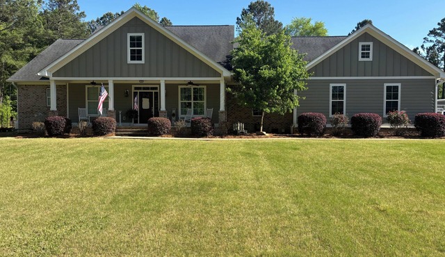 “Nice Catch” Spacious 5-bedroom house in peaceful Appling in Appling