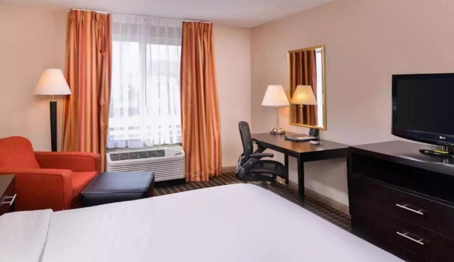 Non-Smoking King Room at Hotel Nova SFO By FairBridge